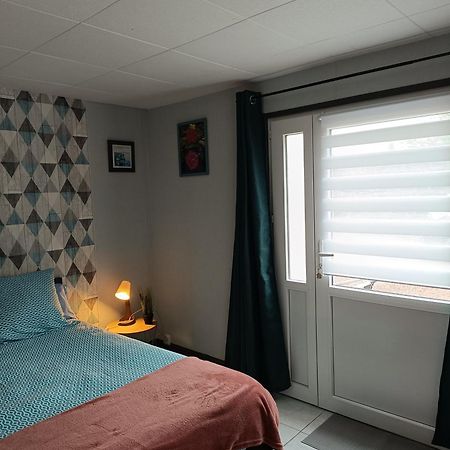 Bed and Breakfast L'Accueil Gueron Екстер'єр фото