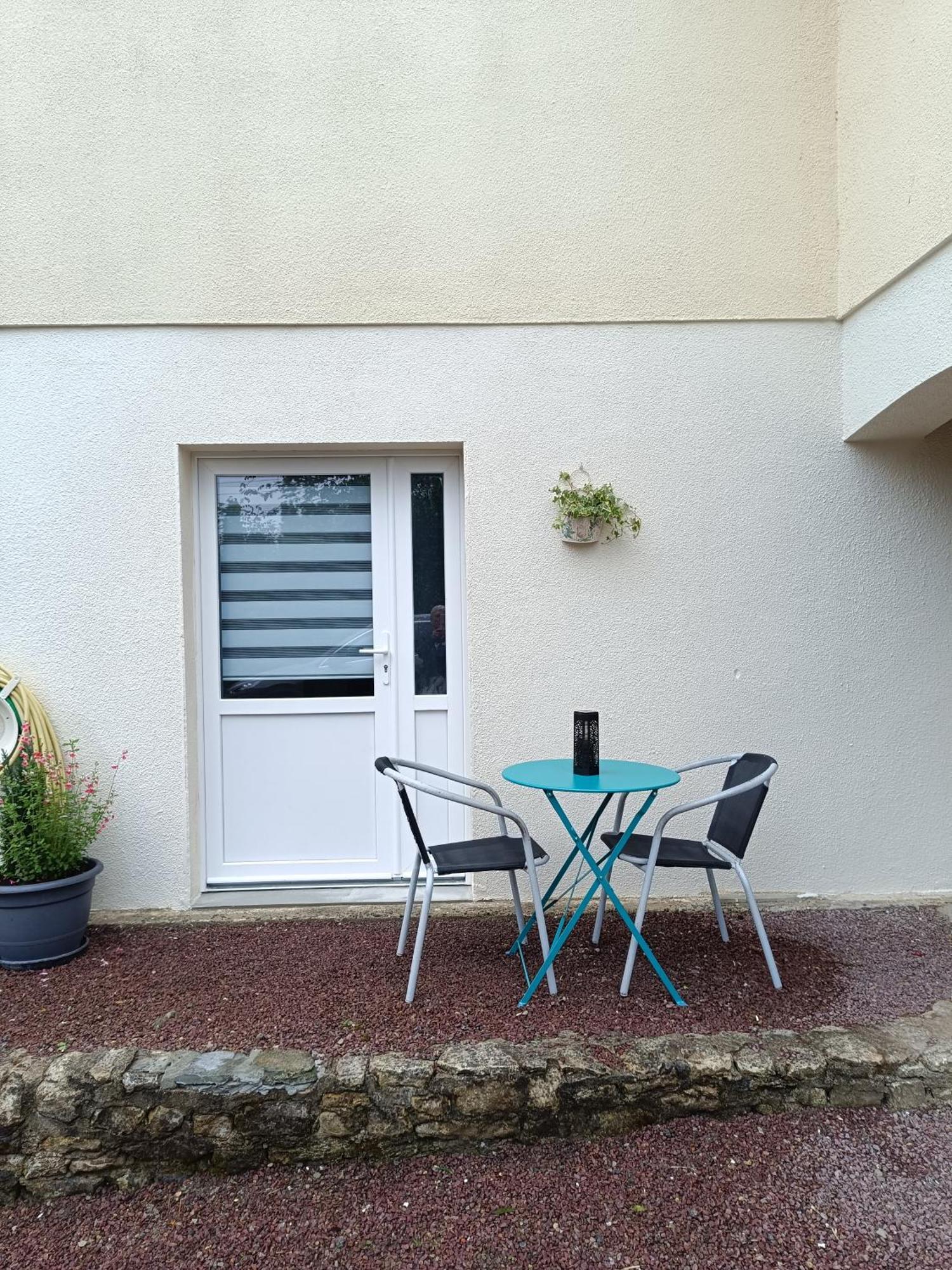 Bed and Breakfast L'Accueil Gueron Екстер'єр фото